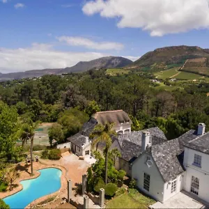 Akamah Estate Hotel